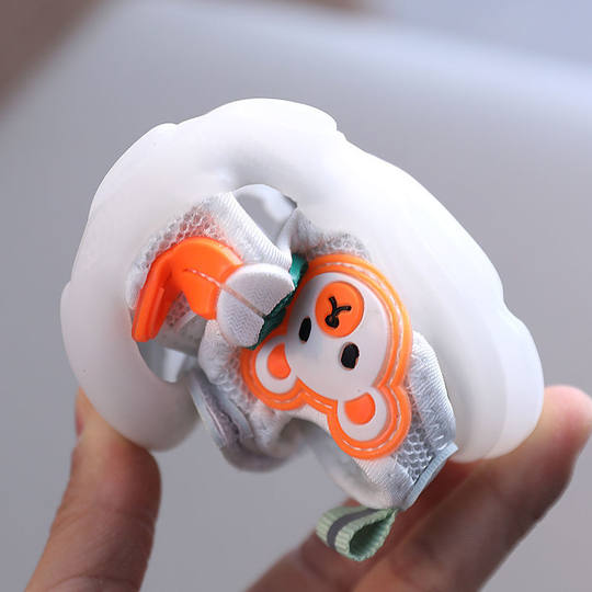 Summer New Children's Soft-soled Toddler Shoes 1-3 Years Old 2 Boys Lights Sandals Women's Baby Kick-proof Beach Shoes