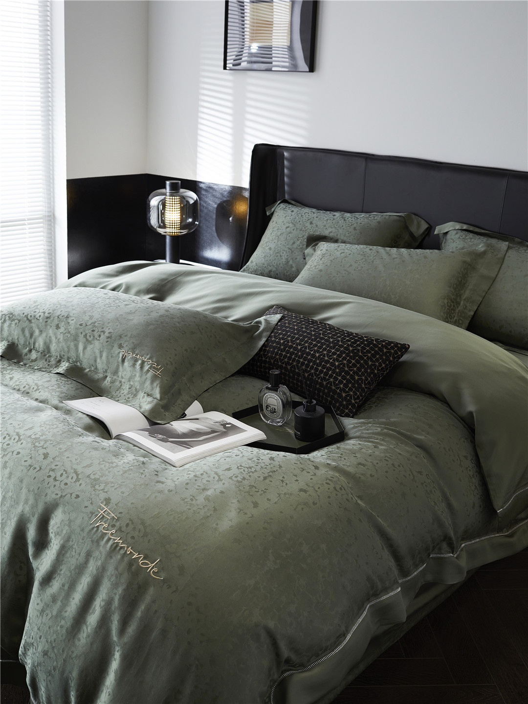 Italian Light Luxury Leopard Jacquard Bedding Bedding High-end Austrian Lanjing Lyocell Tencel Four-piece Set Leopard