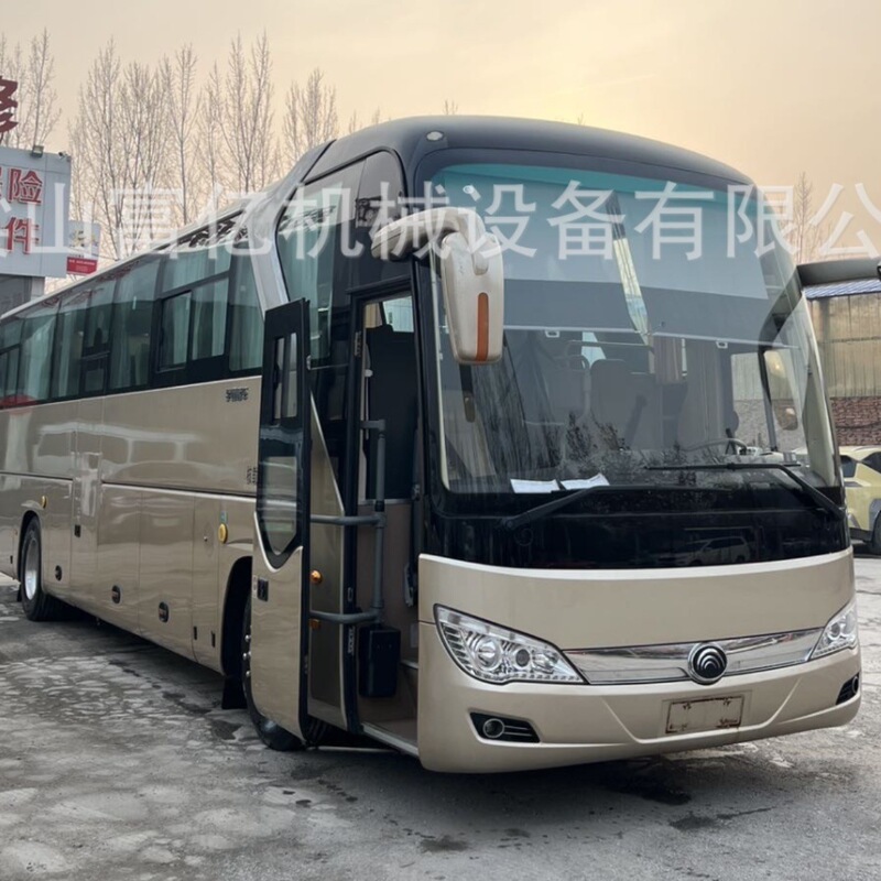 Cross-Border Factory Direct Sales of Used 12m Yutong King Long 50-Seat and 60-Seat Diesel Buses for Export to Africa, 336 Horsepower