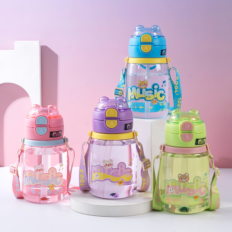 Yitong nuevo tipo de taza de paja para niños, cubierta de rebote, taza de plástico con cuerda de elevación, taza de agua para estudiantes de jardín de infantes