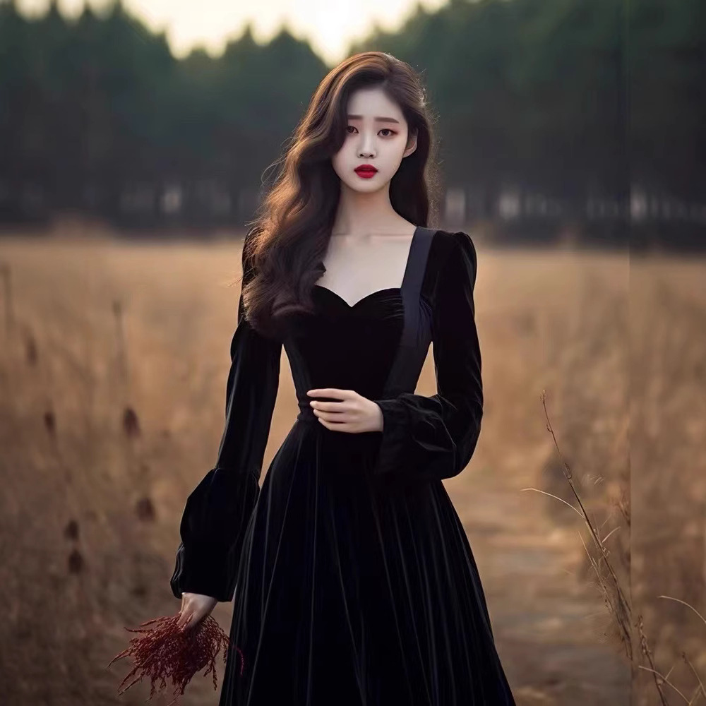 新款法式女神范高端精致年会礼服高级感赫本风黑色丝绒连衣裙秋季