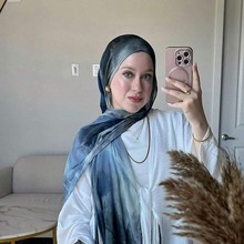 跨境热销水彩画系列莫代尔棉披肩缎面印花围巾民族头巾女性围巾