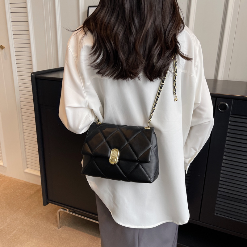 Bolso de cadena de diamond para mujeres 2025, nuevo bolso de hombro de moda versátil, popular explosión de alto nivel, bolso de mochila extranjero