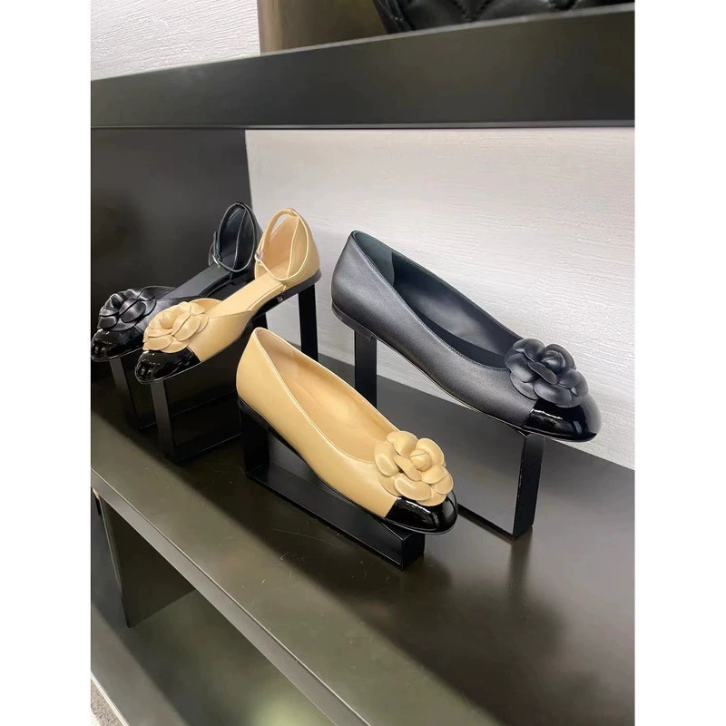 Женские балетки из натуральной кожи в твидовом стиле 2025 года, новые, с низким каблуком, неглубоким вырезом и камелиями, модные французские балетки.