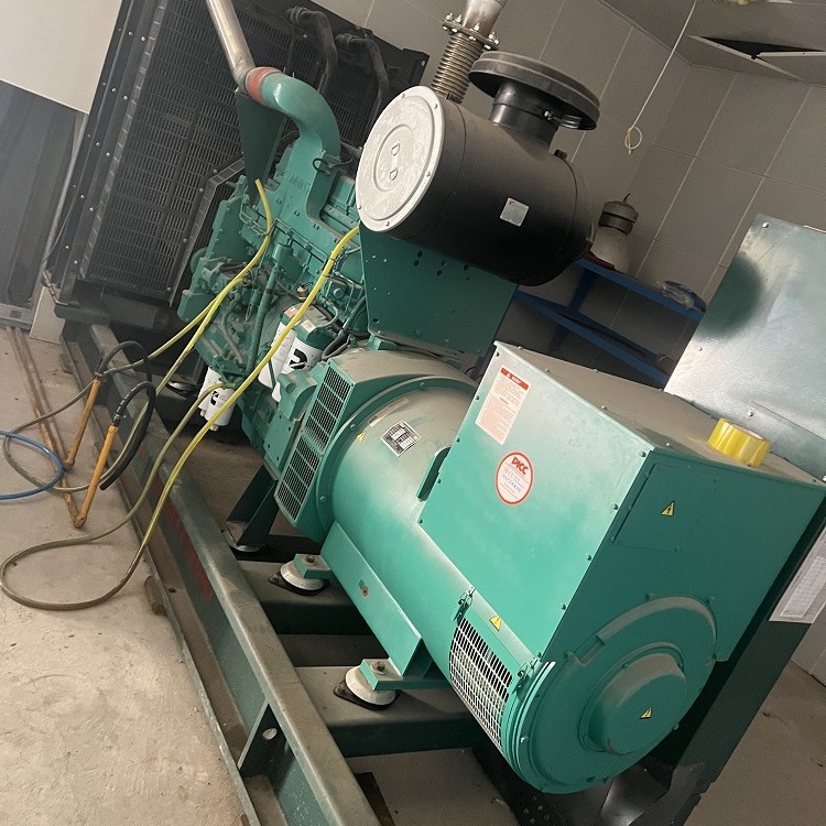 重庆康明斯KTAA19-G6A  550KW  工厂在位机  配无锡斯坦福电球