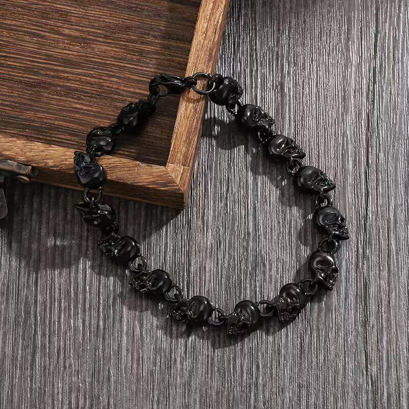 Skull Alloy Bracelet, Fashionable and Trendy, Stylish and Cool, Popular Jewelry, Cross-Border Trade, Hot Sales, Big Discounts Skull Alloy Bracelet, Fashionable and Trendy, Stylish and Cool, Popular Jewelry, Cross-Border Trade, Hot Sales, Big Discounts