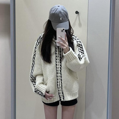 白色连帽撞色毛衣外套女秋季新款慵懒风时尚宽松休闲百搭针织开衫