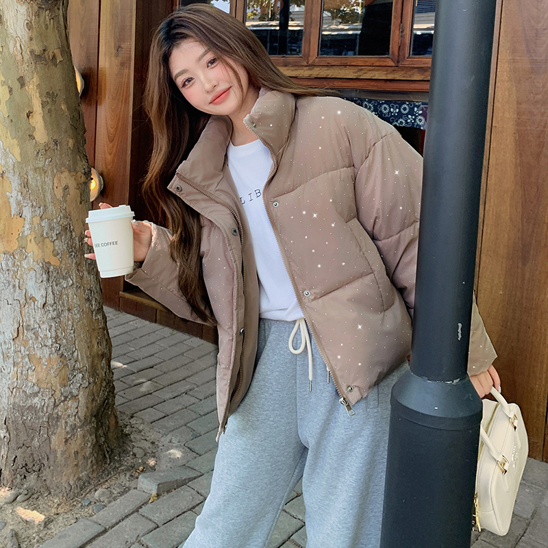 카키색