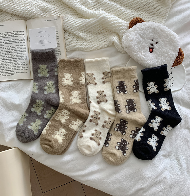 45g Weight Cute Sweet Women's Bear Polyester Ankle Socks A Pair