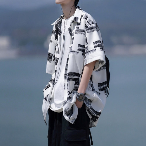 Striped Short-Sleeve Shirt for Men, Summer Style, Hong Kong-Style Lapel Youthful Top, Casual & Stylishly Designed Loose-Fit Outerwear