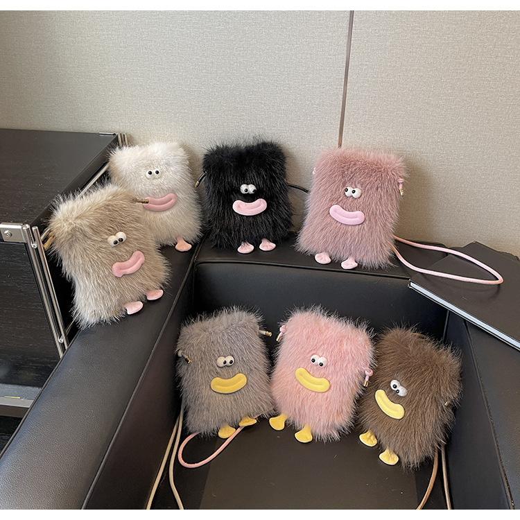 毛绒小包包女2024秋冬新款丑萌卡通手机包时尚洋气毛毛单肩斜挎包
