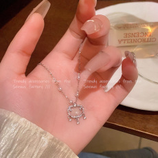zircon water drops pendant titanium steel necklace women's exquisite light luxury high-grade clavicle chain minority all-match hot sale ornament undefined