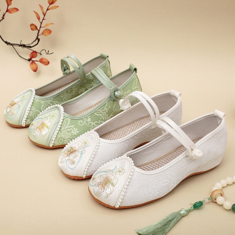 Pearl Gai Yun Shang Chinese Style Mother's Vintage Hanfu Shoes Embroidered Cloth Shoes Women's Student Shoes Square Dance Shoes