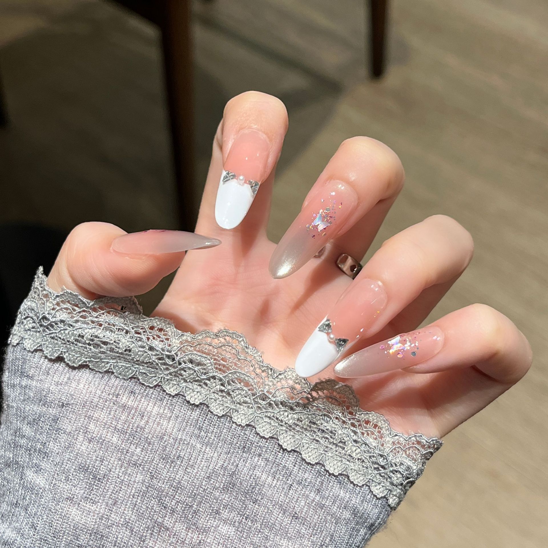 Usar uñas puras hechas a mano blanca francesa óvalada manicure parche de uñas fabricantes al por mayor uñas falsas