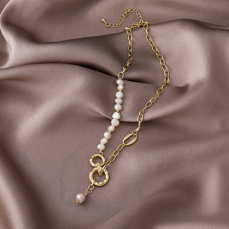 Retro Baroque Pearl Pendant Chain Necklace display picture 1