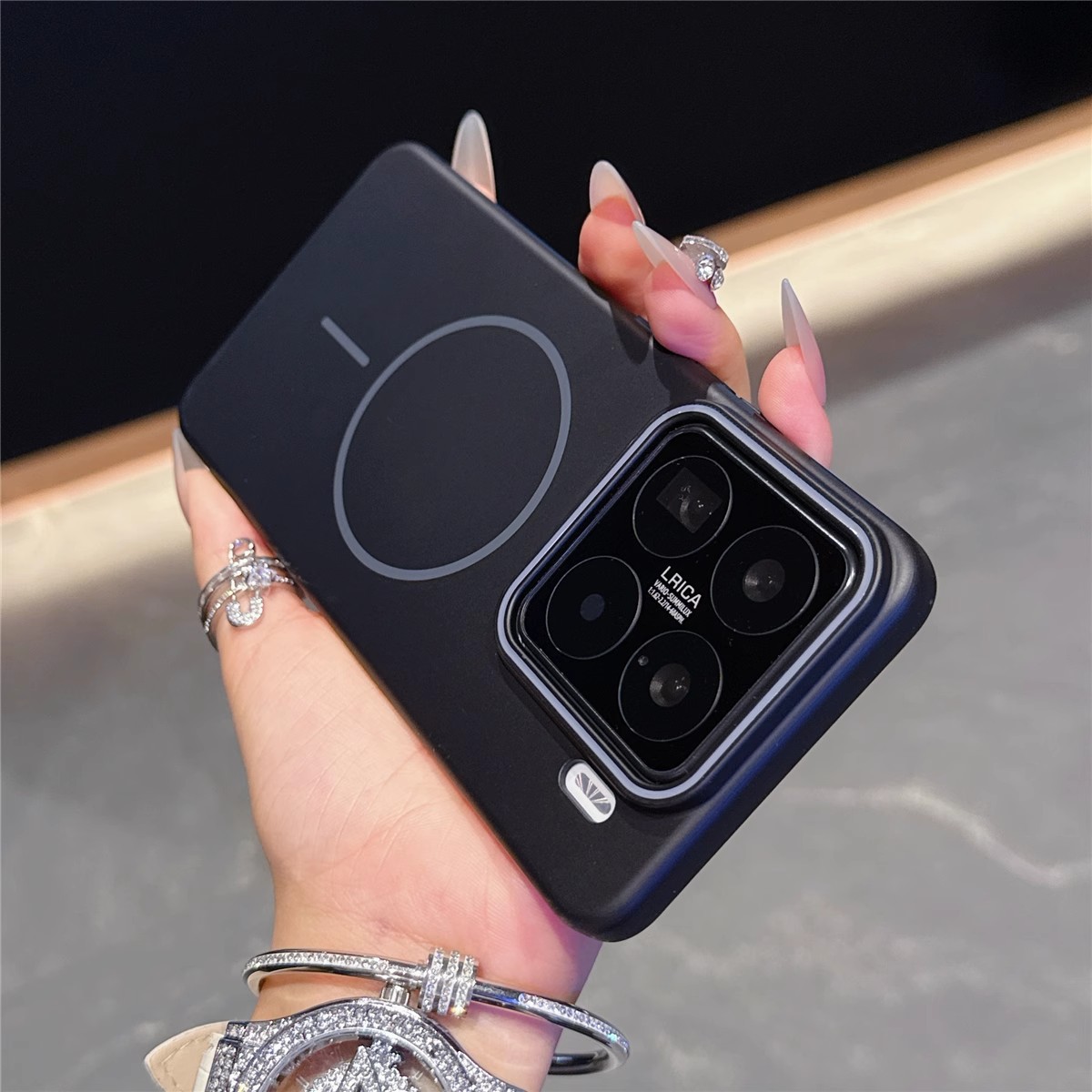 Black [soft skin feel + fine circle magnetic attraction]