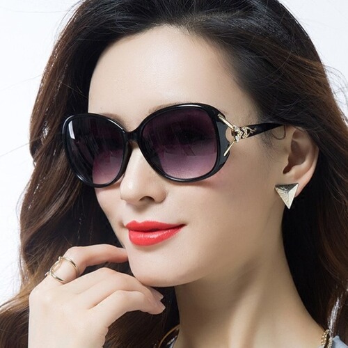 Korean-style fashion polarized sunglasses trendy dark glasses for women with diamond fox ear glasses frame factory wholesale 8842
