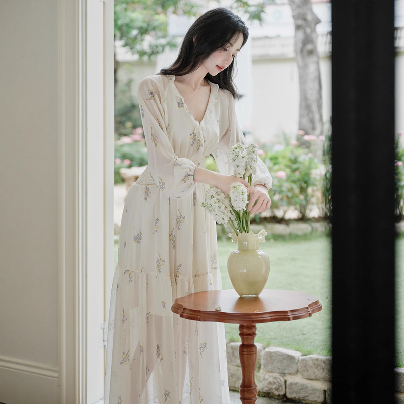 2025早秋流行风格气质温柔碎花连衣裙绝美巨好看的仙女长裙子收腰|undefined