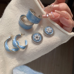 銀の針の青い滴の油のC形のピアスの女性の韓国版のファッションの簡単なイヤリングの軽い豪華な百合の耳飾りの大衆の高級感