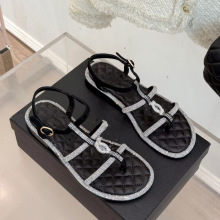 ߶Ʒ|СLˮ荊AֺЬŮƽ2025¿rһ֎ɳЬ