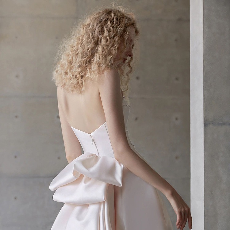 Nuevo vestido de novia de verano 2026, estilo europeo y americano, sencillo y elegante, con espalda descubierta y cremallera, ideal para bodas y fotografía de viajes.