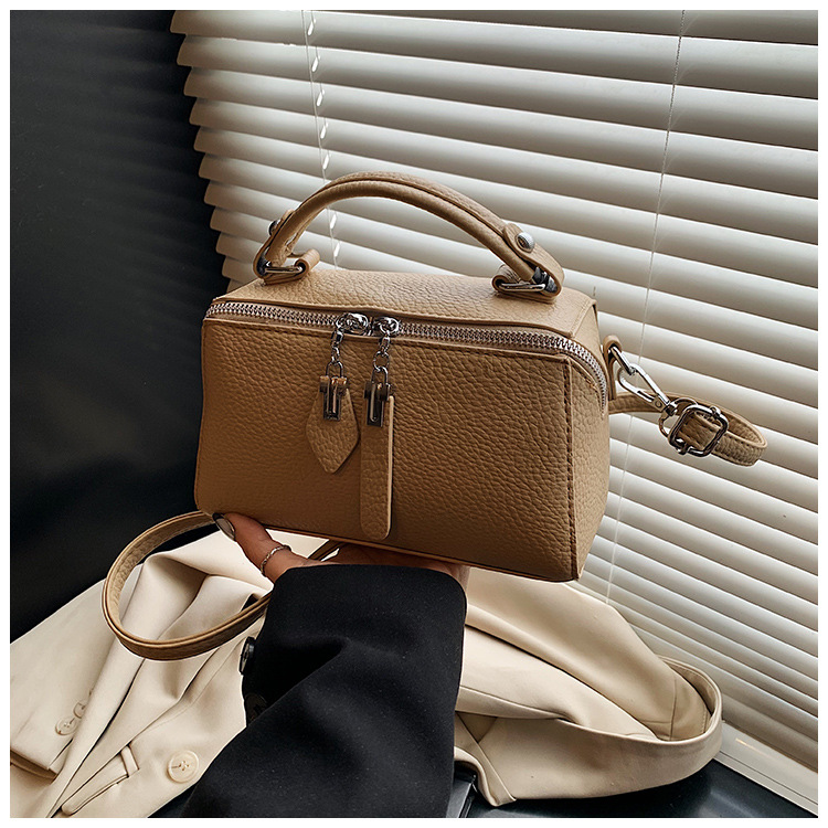 Korean retro fashion hand-held box bag for women 2025 new trendy and versatile small square bag, a niche and simple crossbody bag undefined