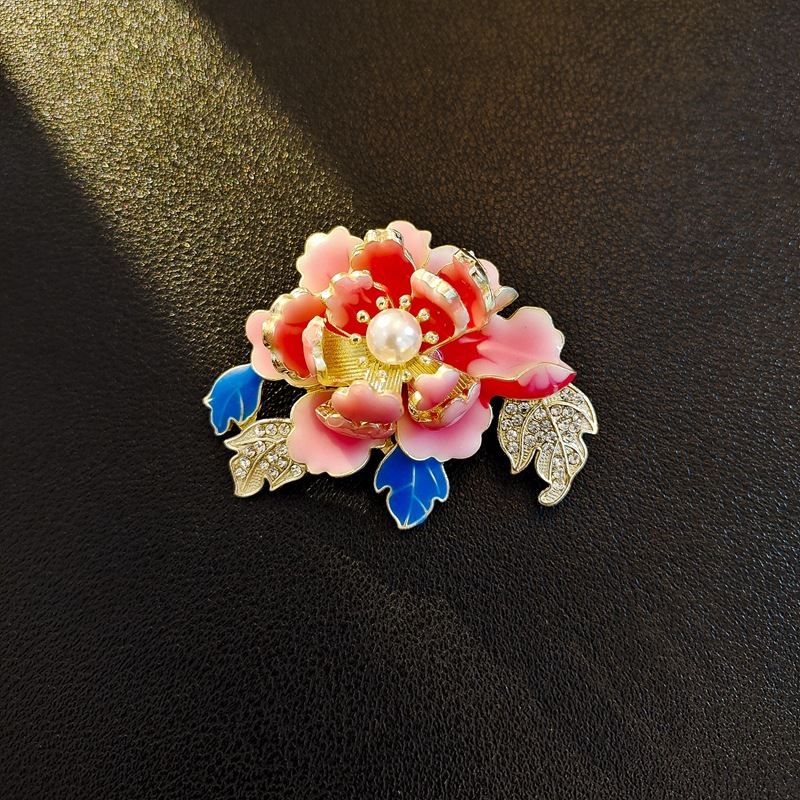 Chinese Style Enamel Peony Flower Brooch for Women, High-End Pearl Flower Corsage, Versatile Personalized Cheongsam Clothing Pin Accessories