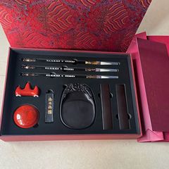 The four treasures of the writing brush and study set gift box wholesale is a good gift for students and beginners to practice calligraphy with pen, ink, paper and inkstone