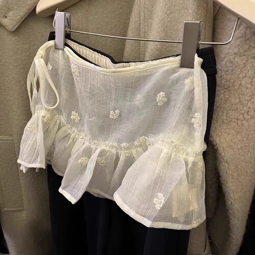 Korean-style sweet tulle mini skirt with lace waistband, versatile sweet niche design, layered lace tulle mini skirt trend