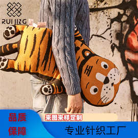 瑞景纺织发财抱枕虎年老虎靠垫设计师款床头沙发座椅靠枕可爱萌趣