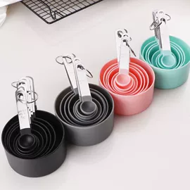 刨子、削皮器;烘焙量勺量杯;厨房小工具