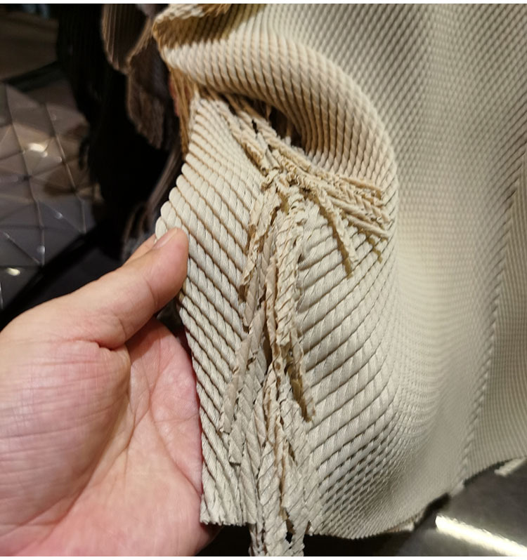 Áo thun nữ cổ tròn tay ngắn chất liệu vải lụa nhung in họa tiết vảy rồng — màu đen, màu tím, Hồng ngó sen, màu xám chi tiết 20
