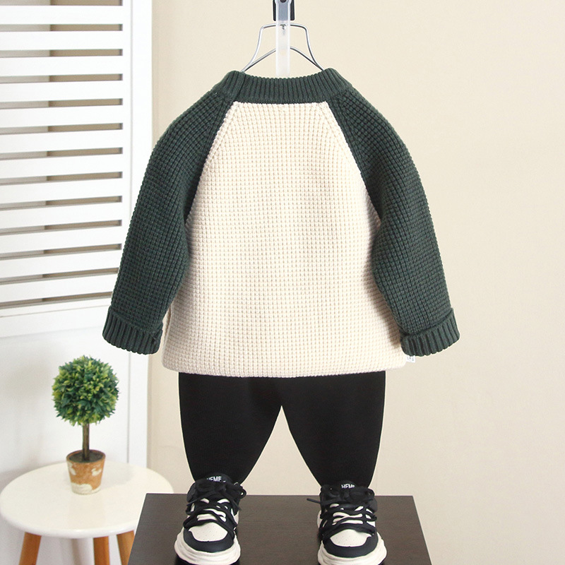 6882 suéter grueso para niños 2025 invierno nuevo suéter para niños ropa de otoño e invierno para bebés camisa de fondo de punto