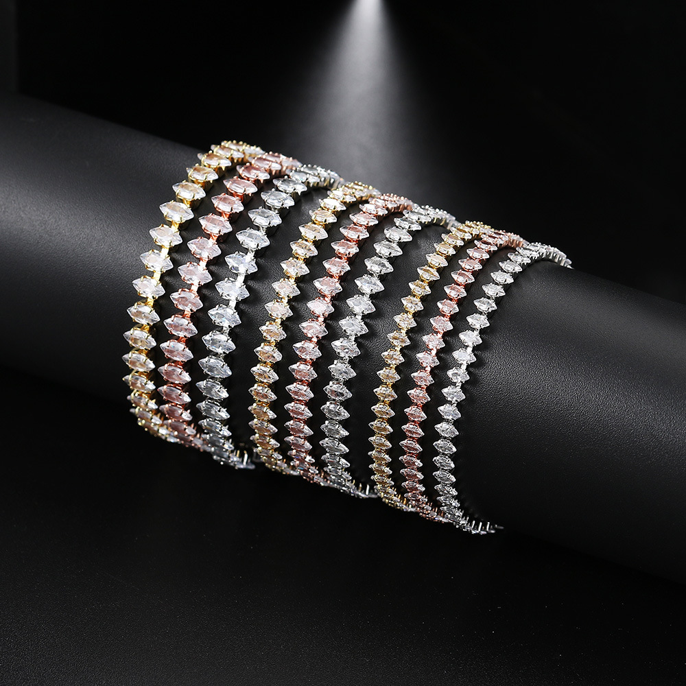 10g Weight Rose Gold Plated, White Gold Plated, Gold Plated Plating Material Copper Pendant Material Zircon Inlay Material Drawstring Bracelets Classification Copper Chain Material 1 Piece Quantity Daily Occasion Copper Material Geometric Pattern Women's Gender Plating, Inlay Design IG Style Style Rose Gold, Gold, Silver Color Copper Rose Gold Plated White Gold Plated Gold Plated Plating Inlay Geometric Zircon Drawstring Bracelets 18