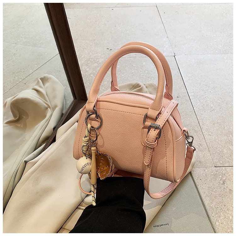 超火小包包女秋冬复古2025新款时尚斜挎包韩版百搭小众手提枕头包