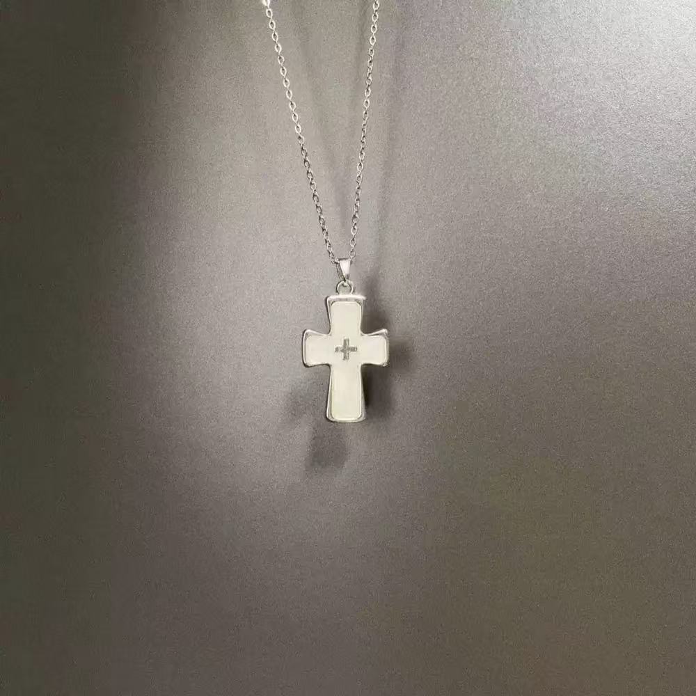 2025 New Cross Necklace for Women, Simple and Fashionable High-End Pendant, Couple Style, Light Luxury Sweater Chain Accessory