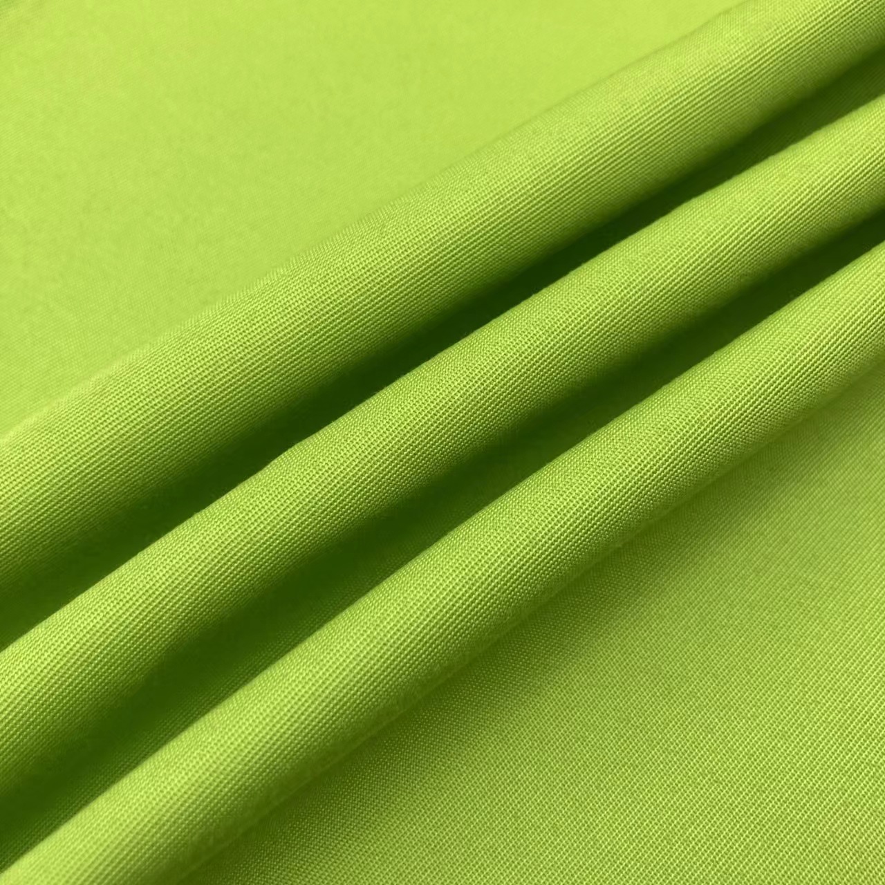 厂家直销 全涤斜纹8安 帽子 围裙 束口袋用布 工作服制服用料