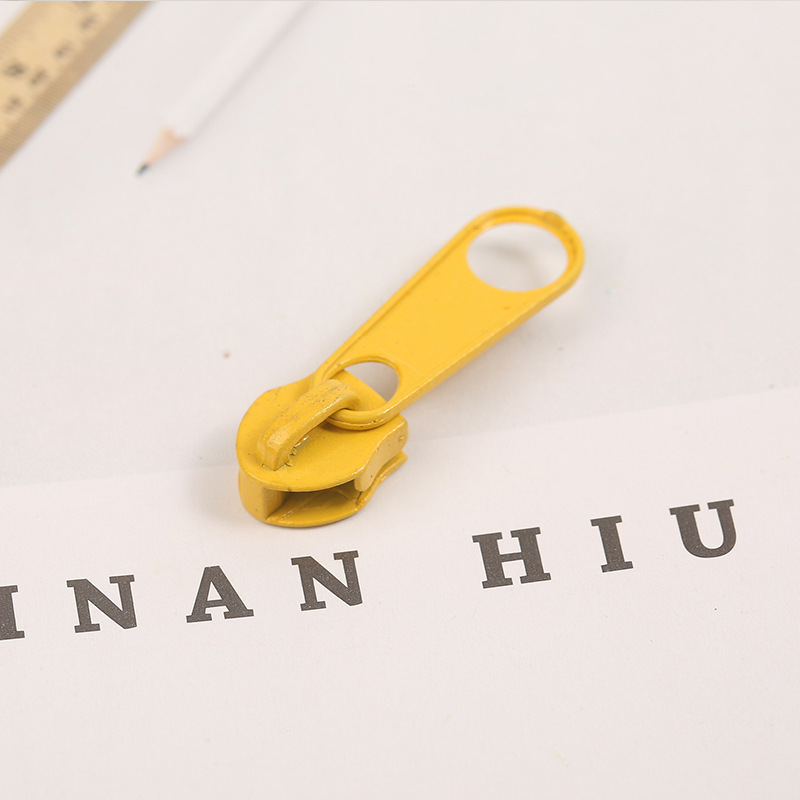 No. 5 fabricantes de cremallera de nylon nueva bolsa de maquillaje de color bolsas de lápiz gruesas cremallera al por mayor