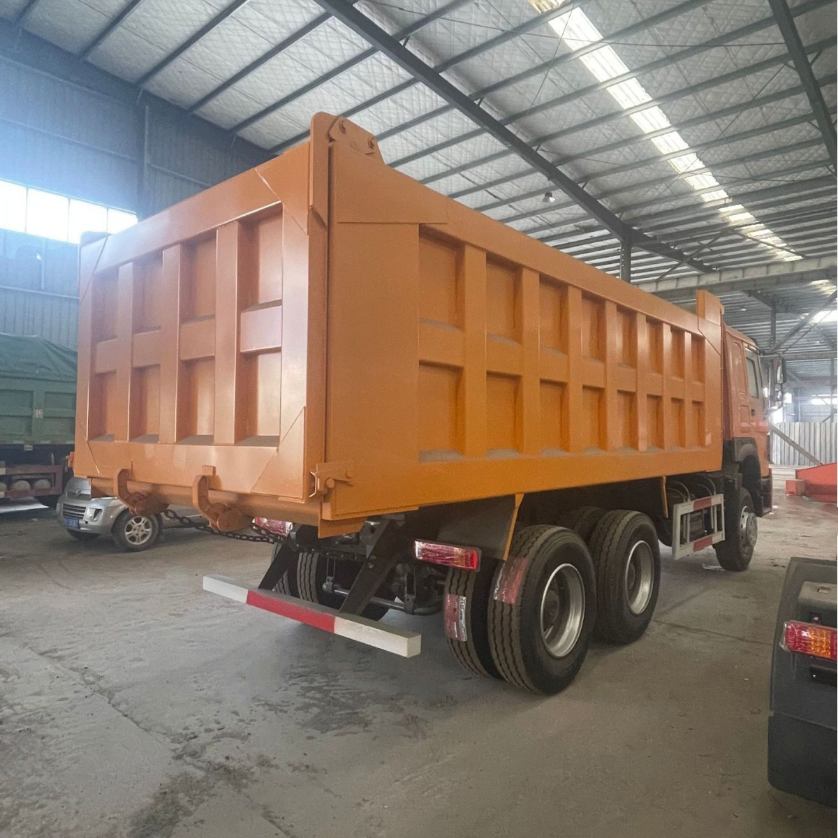 Sinotruk Howo Dump Truck Rear Eight-Wheel 6X4 Engineering Dump Truck Earth Transport Dump Truck