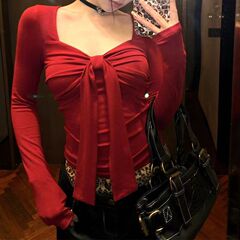 红色系带蝴蝶结长袖T恤女春季纯欲风紧身打底衫内搭修身方领上衣