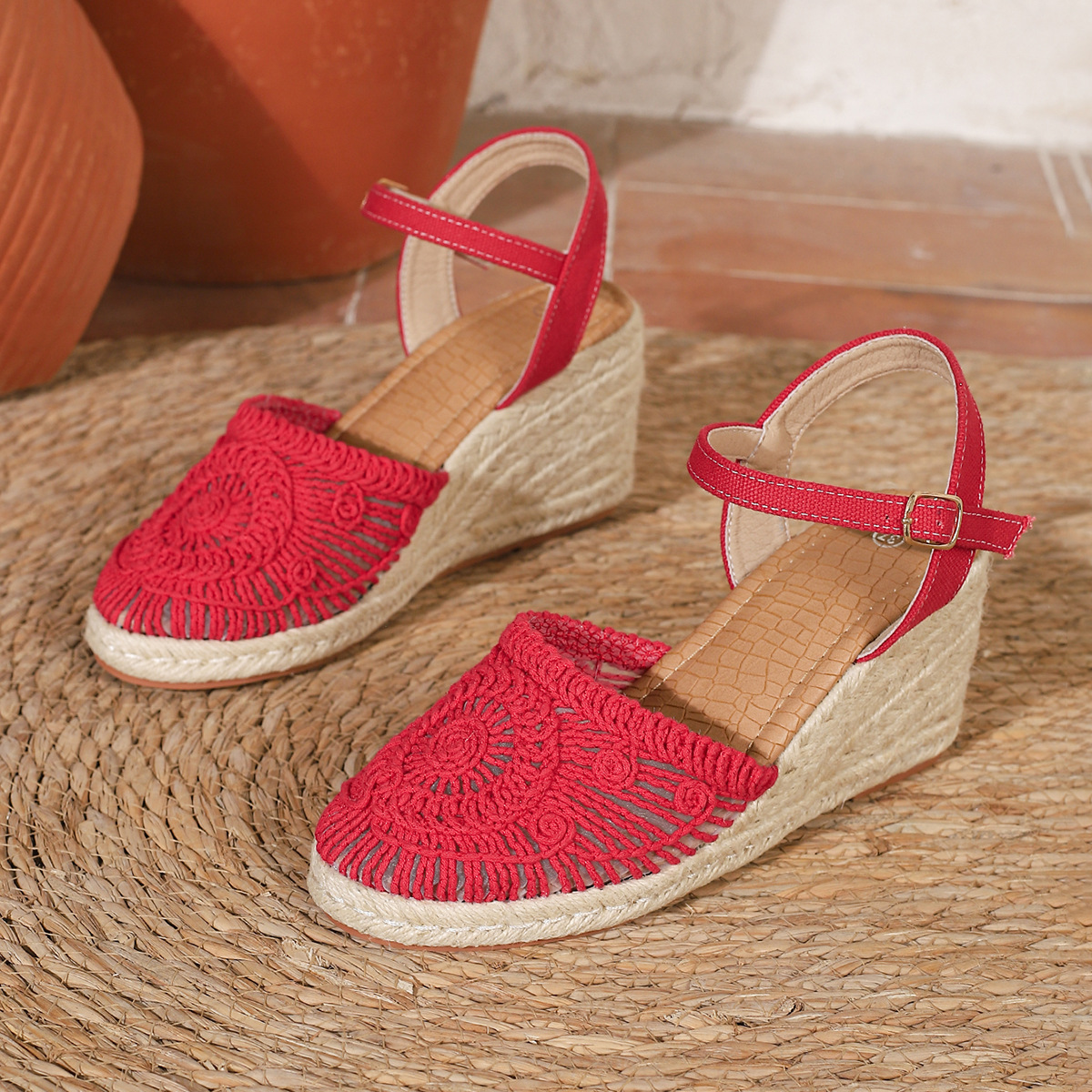 Comercio exterior transfronterizo Baotou sandalias 2026 nuevo Amazon moda caliente universal gran hebilla aumento de altura zapatos huecos