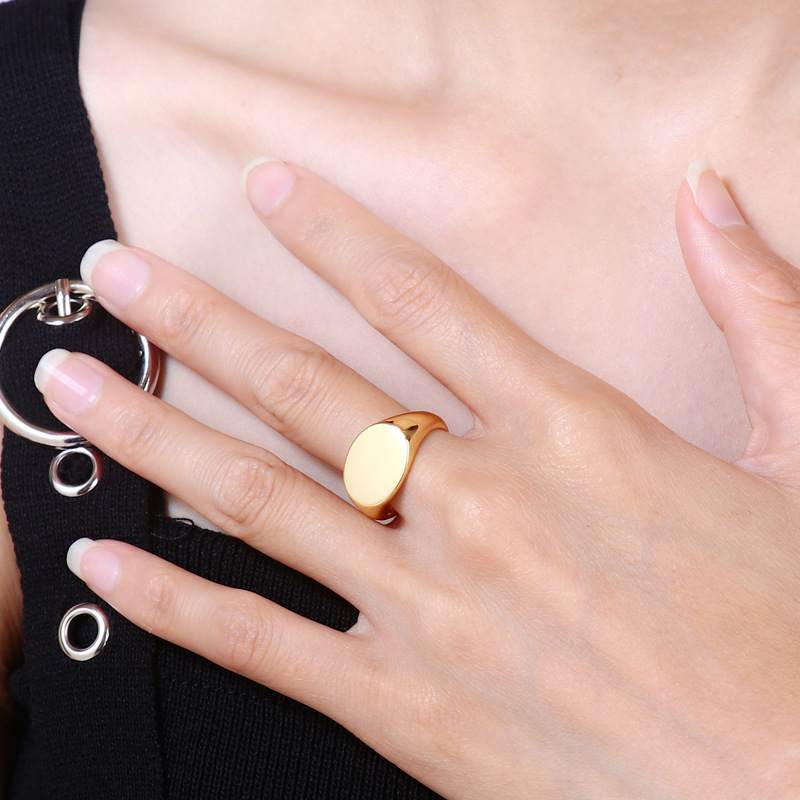 Sparkling Designer Ring For Women, Elegant And Comfortable Jewelry_voghion.com