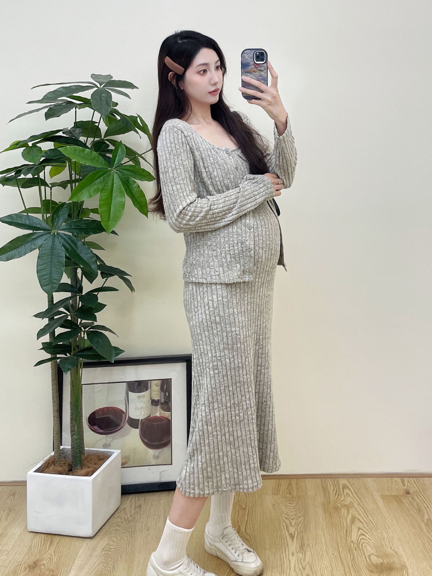 Vestido de maternidad 2024 otoño nuevo temperamento de moda, suave y suave, suelto y delgado, falda de tirantes, cárdigan pequeño image 5