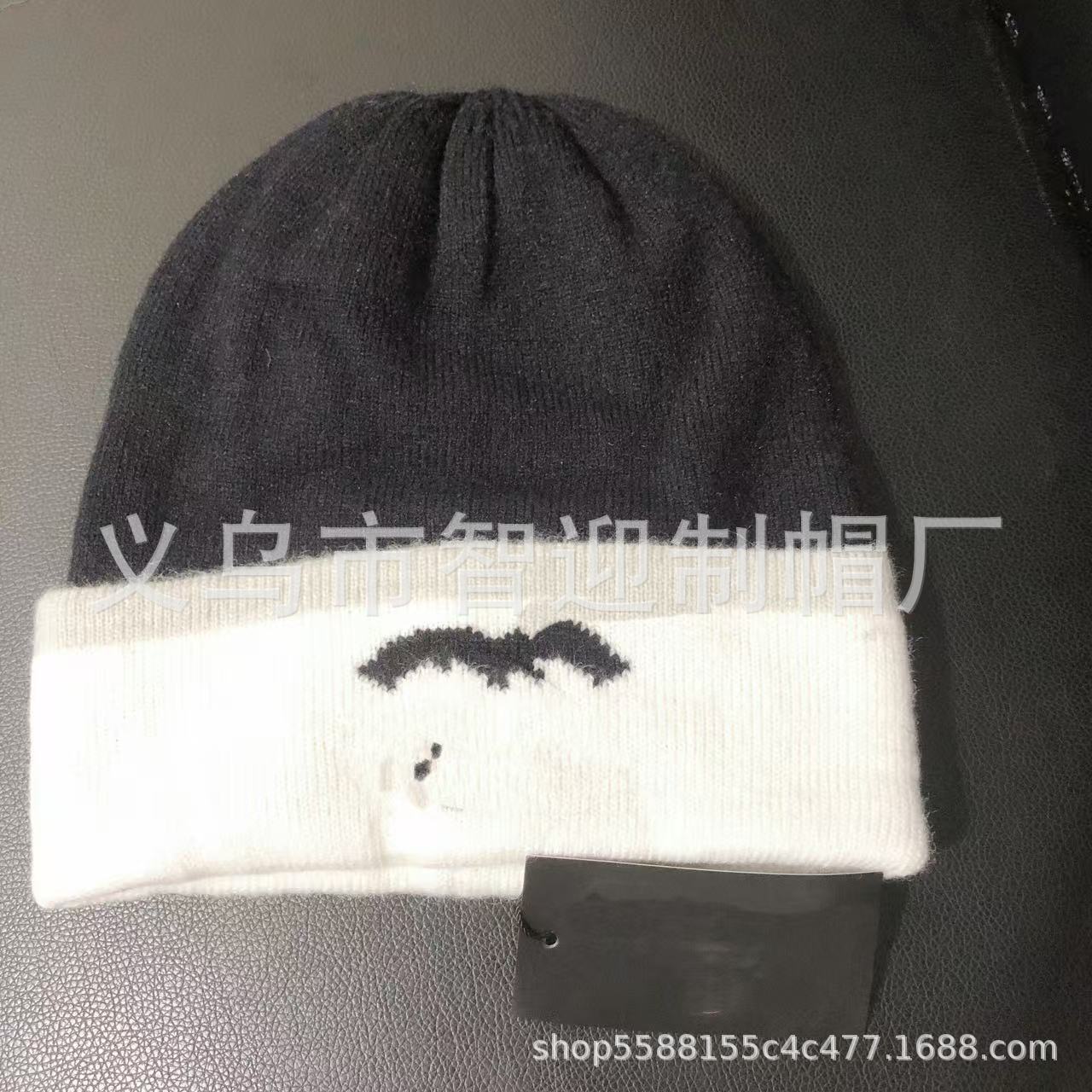 검은색