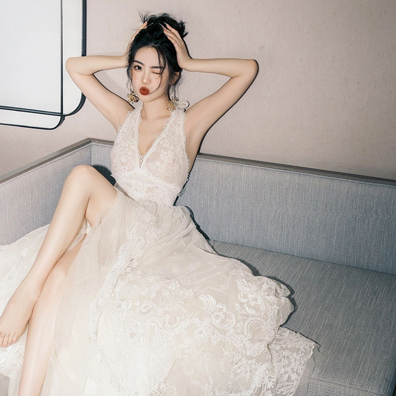 Halter Neck Light Wedding Dress 2026 Spring New Bridal Morning Photo Shoot Gown Wedding Robe Lace Sexy Wedding Gown for Going Out