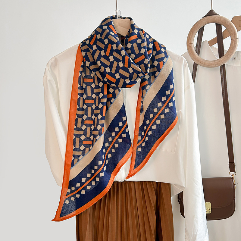 Alta sensación de tendencia simple impresión geométrica seda simulación toallas paralelas de una sola capa nicho mujer toallas de seda de lana retro