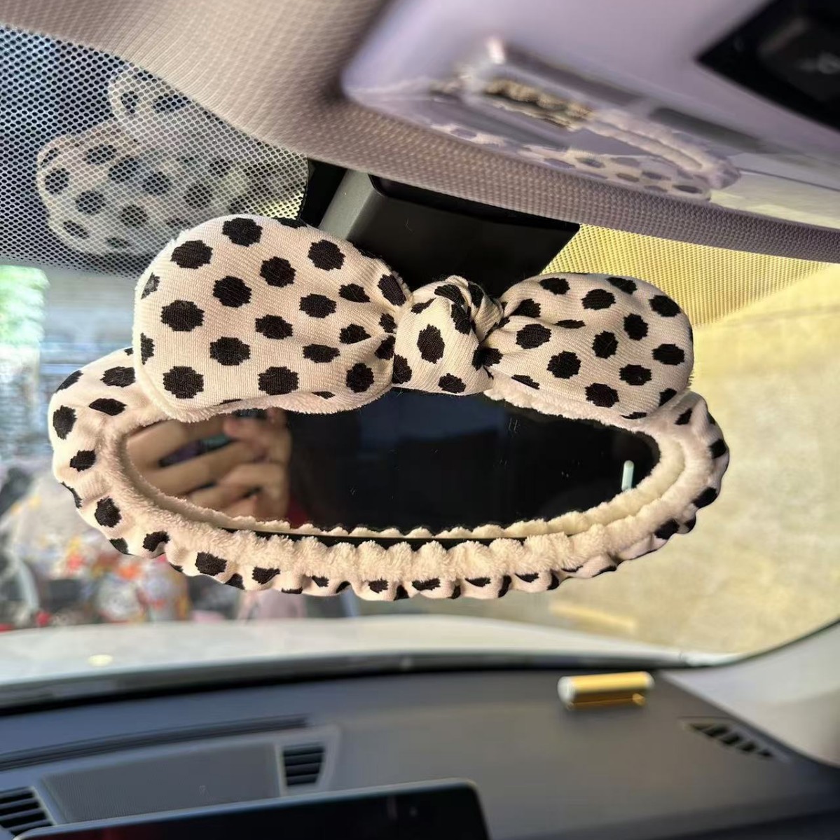 Cubierta de espejo retrovisor de automóvil transfronterizo de peluche decoración de automóviles encantadora cubierta de espejo retrovisor de dibujos animados accesorios de automóviles mujeres image 3