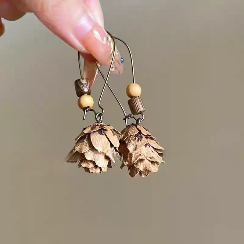 Wooden beads and pine cones (pair) R5544B