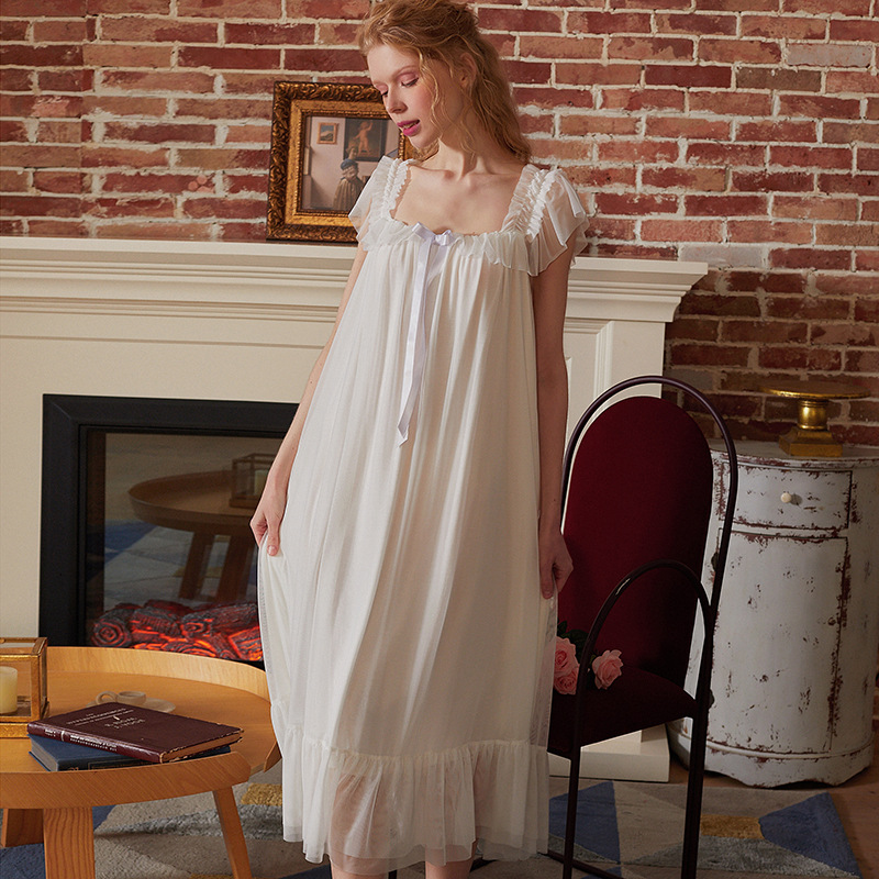 Palacio de verano estilo nuevo delgado sin mangas modal dulce encaje princesa camisón retro estilo de hadas vestido de casa