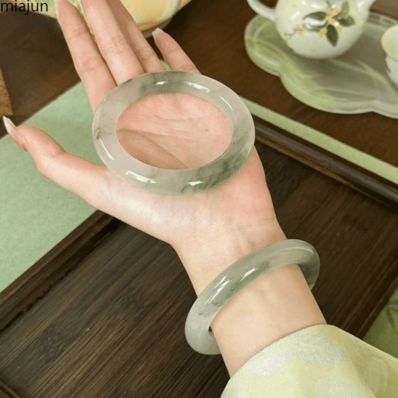 Подлинная и естественная бирюза Xinjiang Tianshan Green Bracelet Snow Green Flower Jade Bracelet Ice Green Women’s Gold Silk Jade Round Strip Flat Bracelet